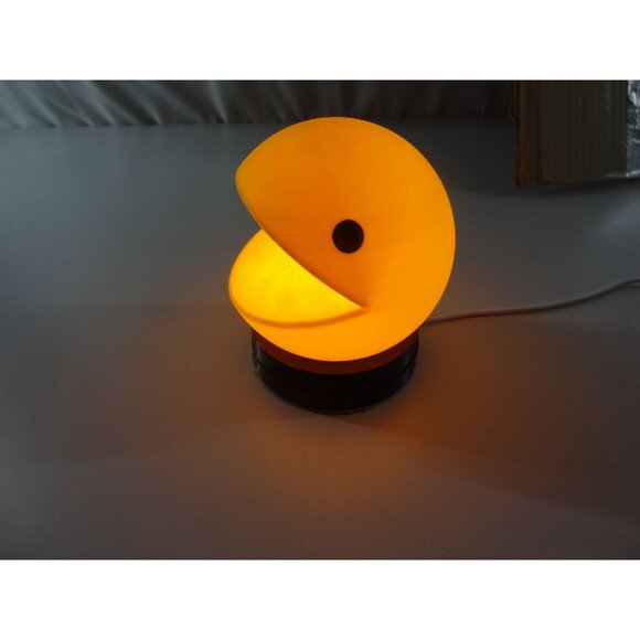 Pac-Man Inspired LED Night Light With USB Connection - Picture 8 of 12